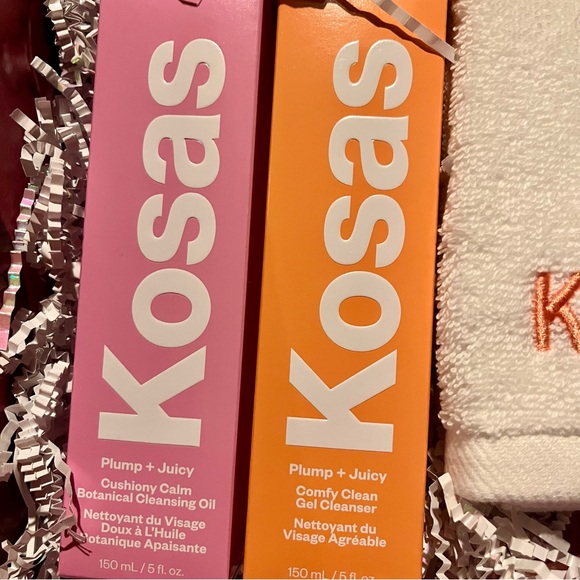 Kosas Double Cleansing System with make up and hair clip - Picture 4 of 5